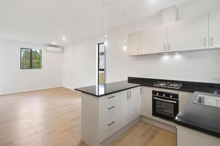 Photo of property in 21d Andrew Road, Howick, Auckland, 2010