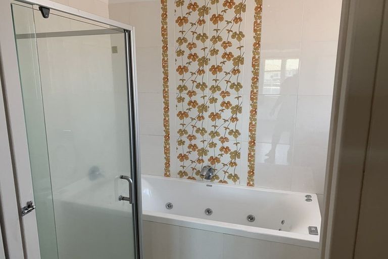 Photo of property in 87 Hillsborough Road, Hillsborough, Auckland, 1042