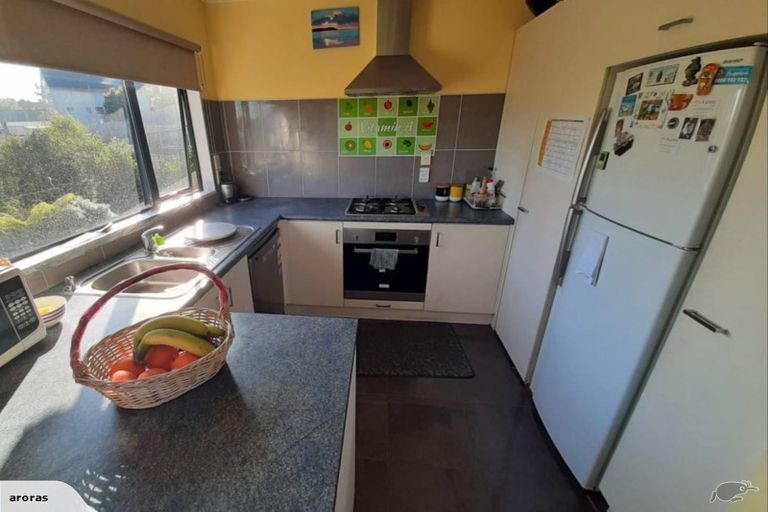 Photo of property in 3/20 Glen Vista Place, Bayview, Auckland, 0629