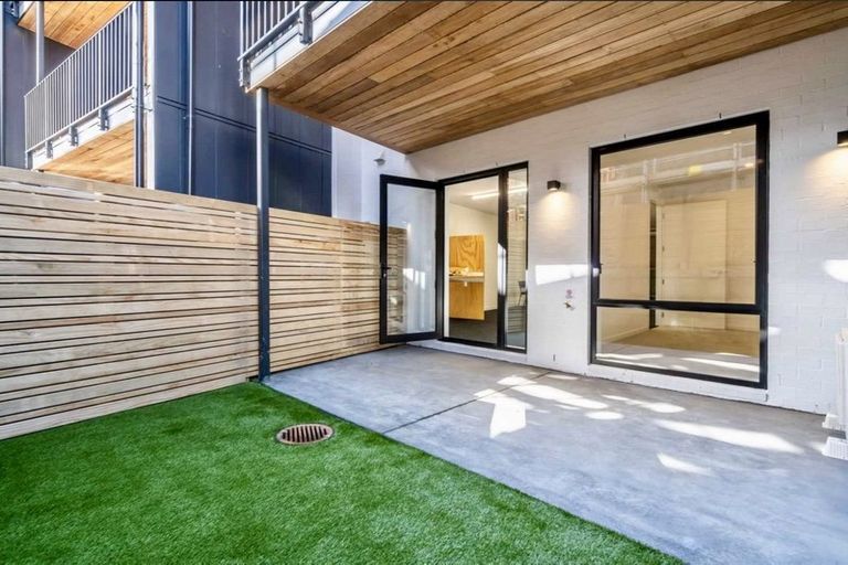 Photo of property in 16 Catalina Bay Drive, Hobsonville, Auckland, 0616