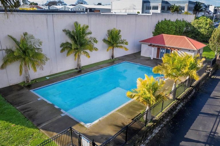 Photo of property in 6e/30 Westward Ho, Glen Eden, Auckland, 0602