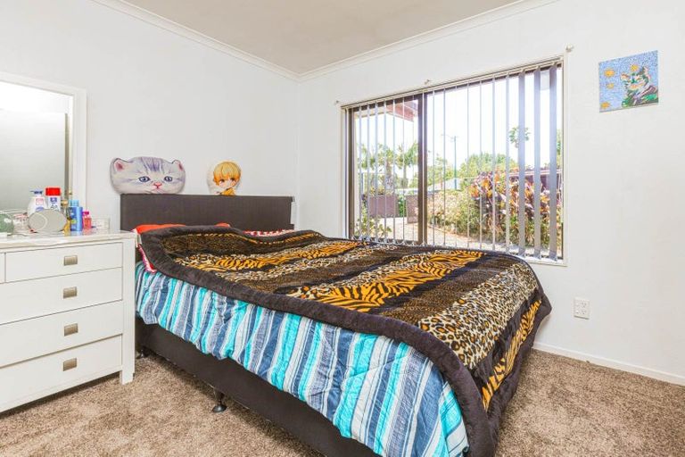 Photo of property in 119 Riverton Drive, Randwick Park, Auckland, 2105