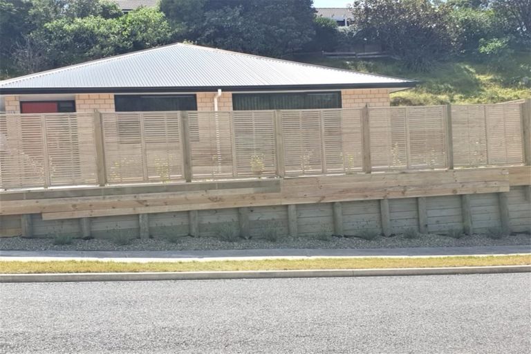 Photo of property in 3 Frederick Place, Whalers Gate, New Plymouth, 4310