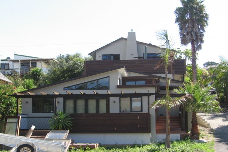 Photo of property in 2/46 Masterton Road, Rothesay Bay, Auckland, 0630