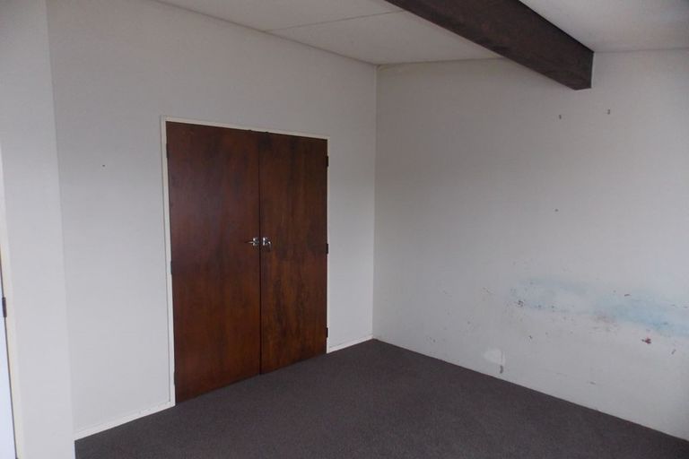 Photo of property in 6 Westmere Place, Takaro, Palmerston North, 4412