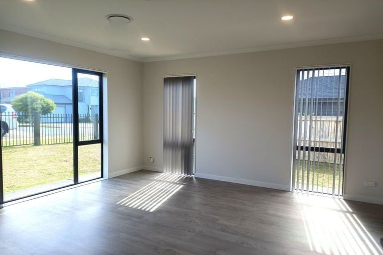 Photo of property in 58 Mettam Drive, Swanson, Auckland, 0614
