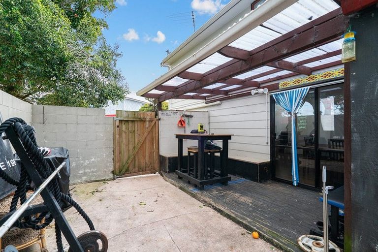 Photo of property in 12/19a Gray Avenue, Mangere East, Auckland, 2024