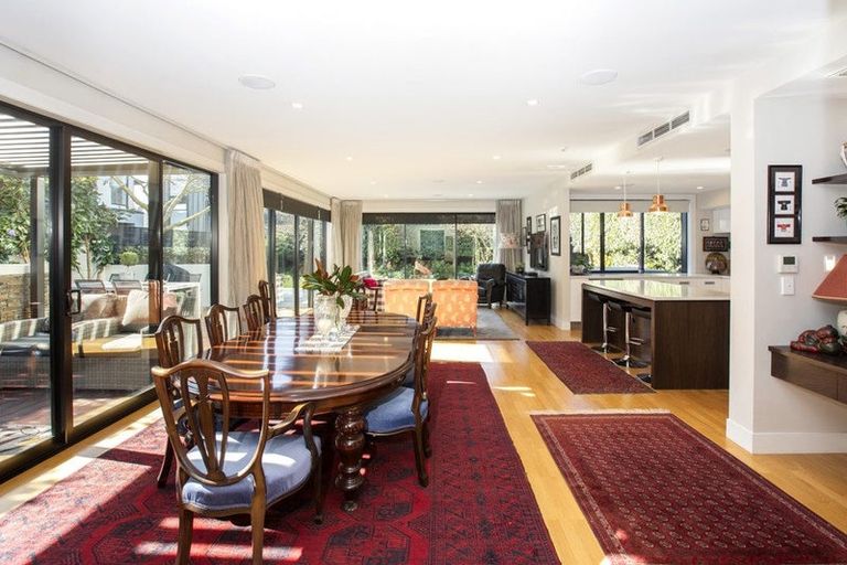 Photo of property in 28 Devonport Lane, St Albans, Christchurch, 8014