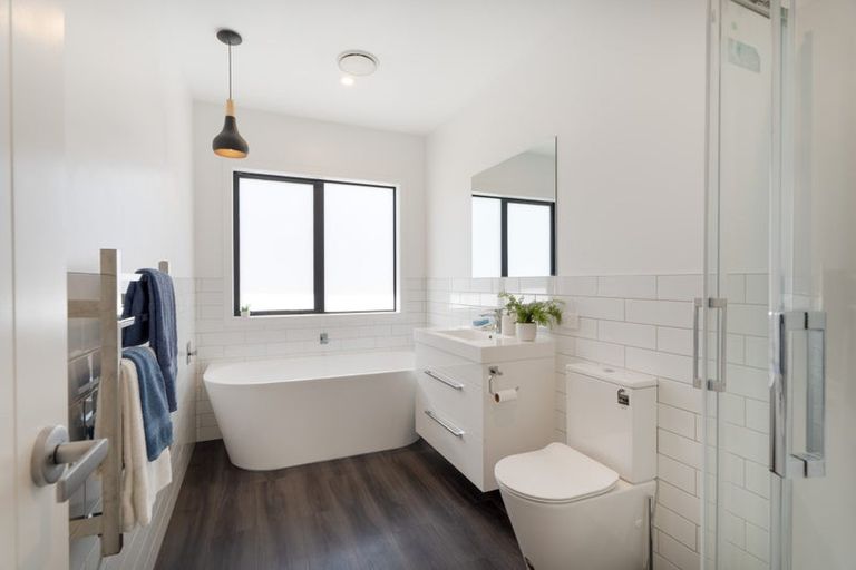 Photo of property in 23 Queen Charlotte Drive, Aotea, Porirua, 5024