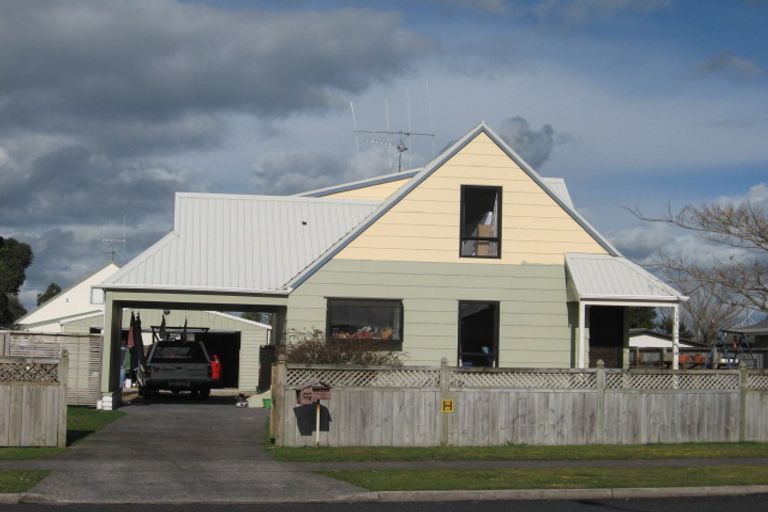 Photo of property in 42 Radiata Street, Fairview Downs, Hamilton, 3214