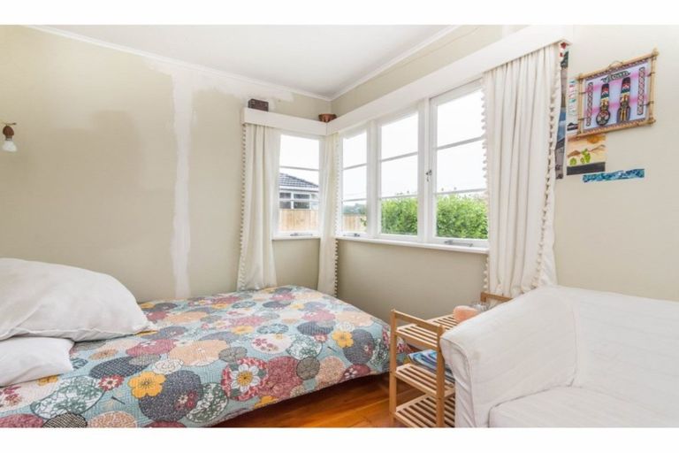 Photo of property in 1/18 Parker Avenue, New Lynn, Auckland, 0600