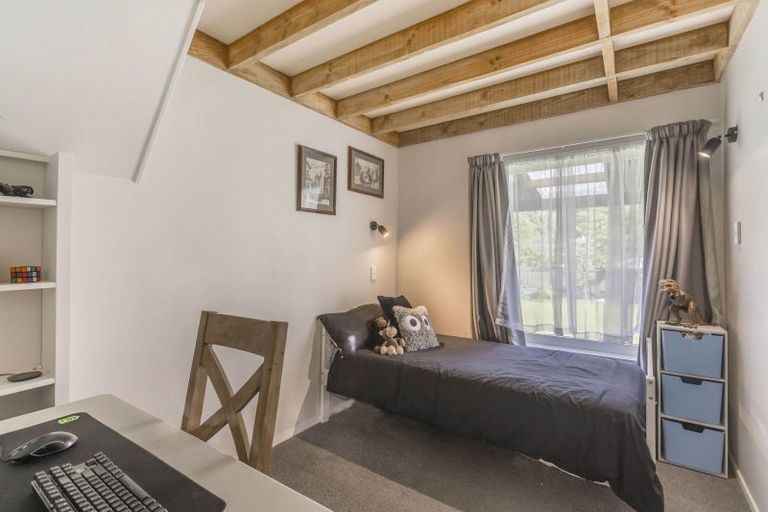 Photo of property in 12 Kew Grove, Raumati Beach, Paraparaumu, 5032