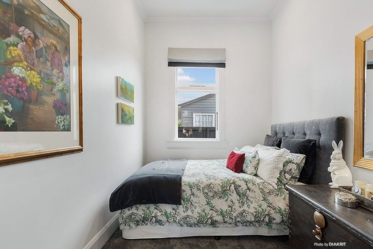 Photo of property in 63 Dublin Street, Martinborough, 5711