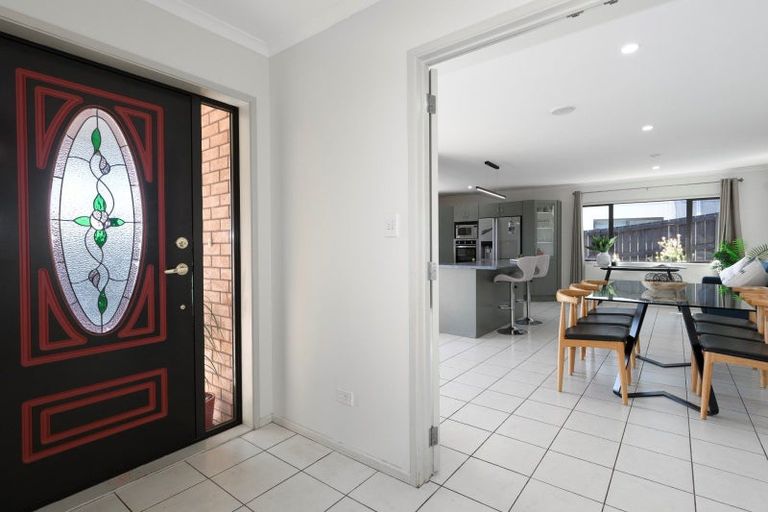 Photo of property in 79 Waterside Drive, Pyes Pa, Tauranga, 3112