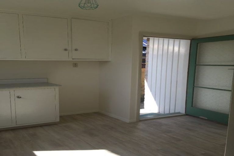 Photo of property in 2/124 Wilsons Road South, Saint Martins, Christchurch, 8022