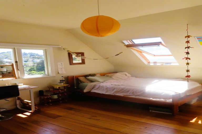 Photo of property in 6 Thorby Street, Northland, Wellington, 6012