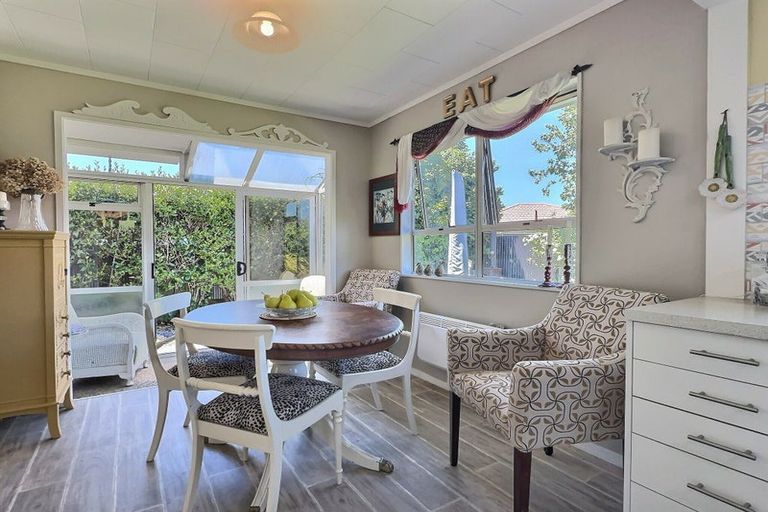 Photo of property in 1/156 Kennedy Road, Marewa, Napier, 4110