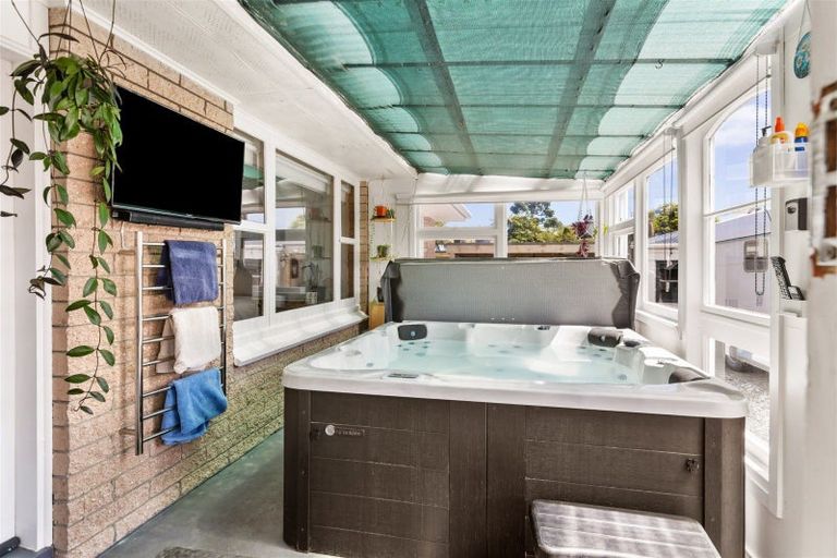 Photo of property in 20 Cook Street, Carters Beach, Westport, 7825