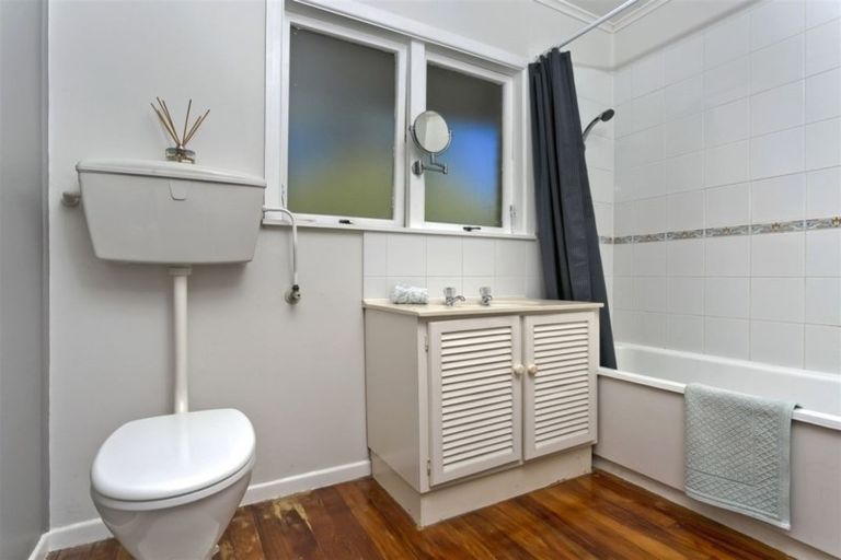 Photo of property in 1/16a Belmont Terrace, Milford, Auckland, 0620
