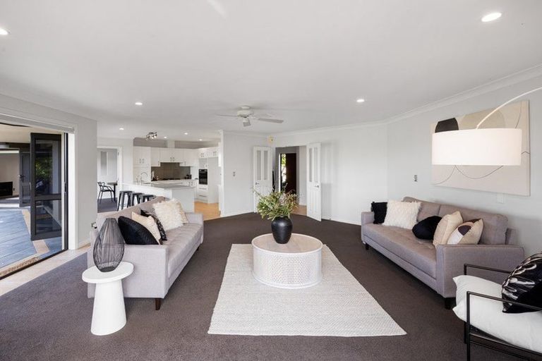 Photo of property in 2 Stonebridge Road, Temple View, Hamilton, 3289