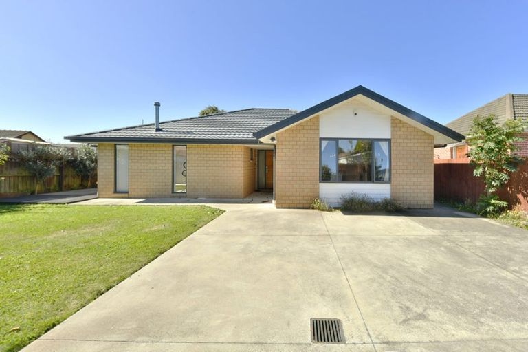 Photo of property in 3b Dickson Crescent, Hornby, Christchurch, 8042
