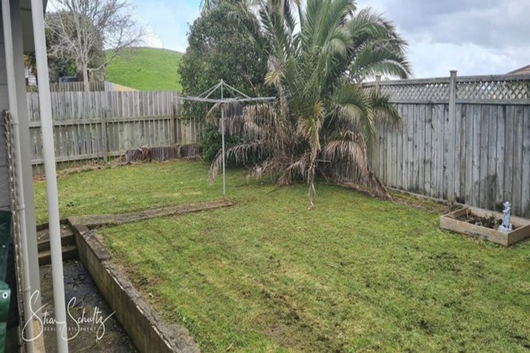 Photo of property in 35 Whaka Street, Maungaturoto, 0520