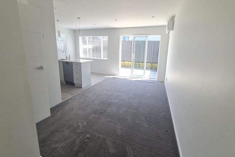 Photo of property in 28 Pateke Drive, Kenepuru, Porirua, 5022