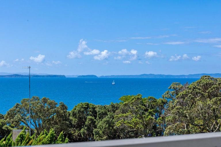 Photo of property in 121 Pacific Parade, Army Bay, Whangaparaoa, 0930