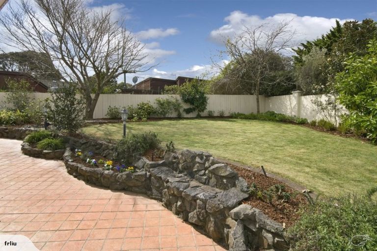 Photo of property in 20 Manor Park, Sunnyhills, Auckland, 2010