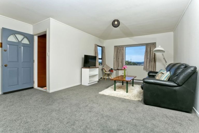 Photo of property in 12 Sevilla Place, Unsworth Heights, Auckland, 0632