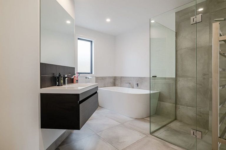 Photo of property in 83 Victoria Avenue, Palmerston North, 4410