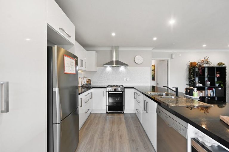 Photo of property in 43 Diomede Glade, Flagstaff, Hamilton, 3210