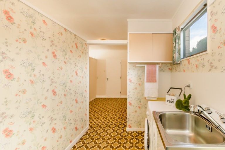 Photo of property in 31 Rewarewa Crescent, Waikanae, 5036