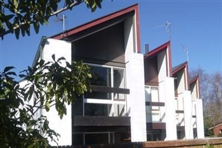 Photo of property in 2/33 Newbridge Place, Ilam, Christchurch, 8041