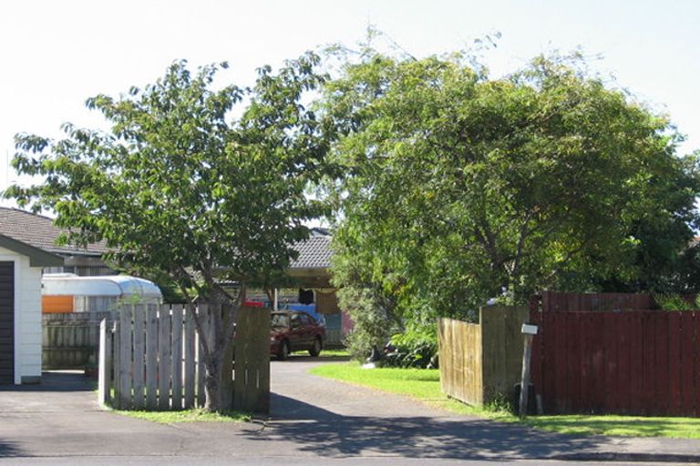 Photo of property in 27 Glenhaven Place, Te Atatu Peninsula, Auckland, 0610