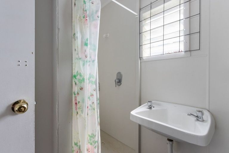 Photo of property in 42 Venables Avenue, Onekawa, Napier, 4110