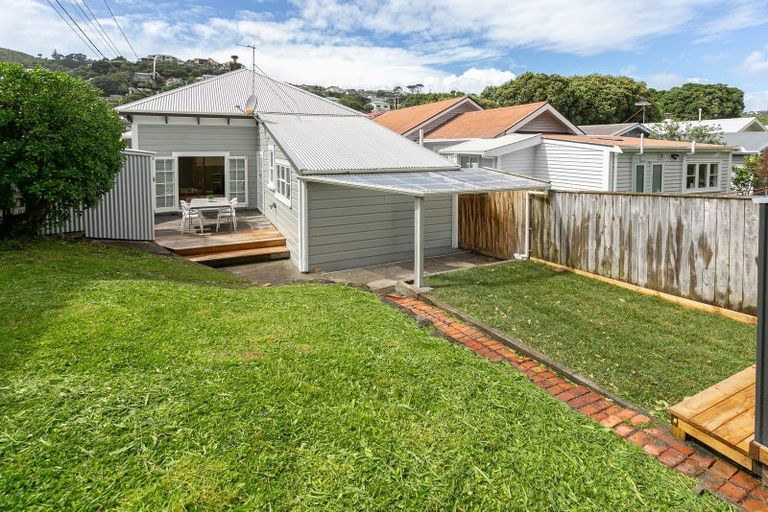 Photo of property in 68 The Parade, Island Bay, Wellington, 6023