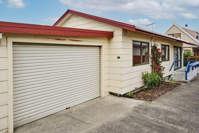 Photo of property in 27a Mana Esplanade, Paremata, Porirua, 5026