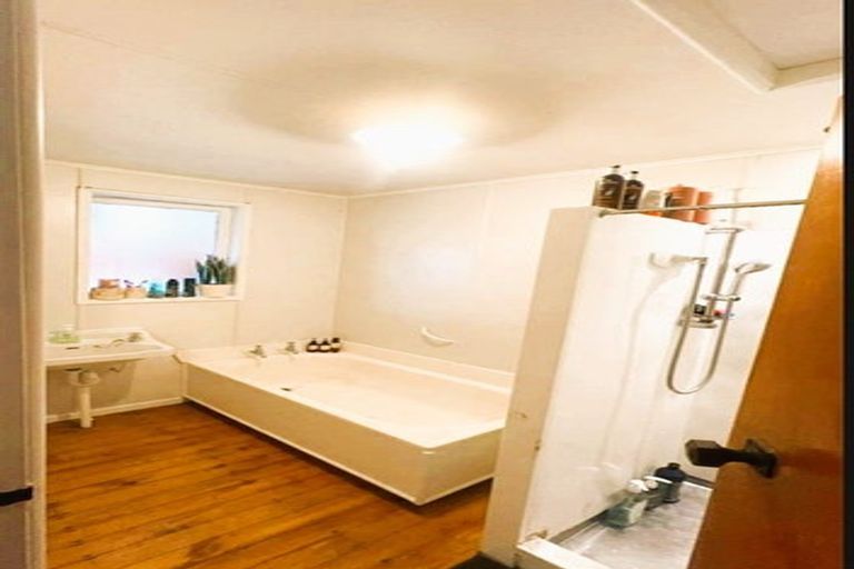 Photo of property in 6 Taraire Crescent, Otangarei, Whangarei, 0112