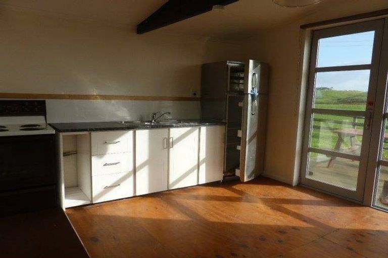 Photo of property in 175 Derham Road, Te Horo, Otaki, 5581