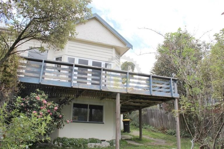 Photo of property in 82 Hazelhurst Pass, Caversham, Dunedin, 9012