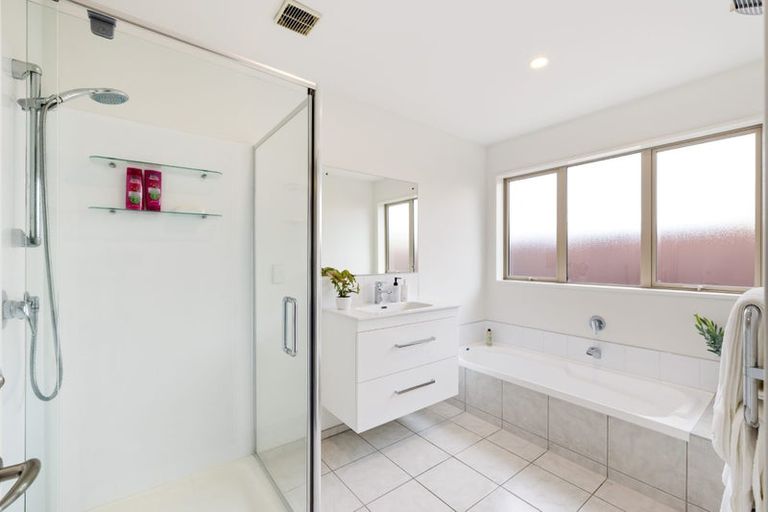 Photo of property in 51a Harris Crescent, Papanui, Christchurch, 8053