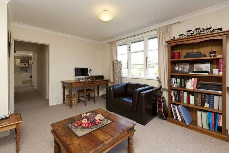 Photo of property in 10a Camden Street, Vogeltown, New Plymouth, 4310
