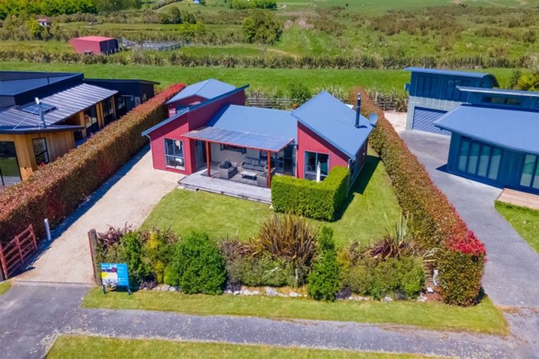 Photo of property in 103 Cashmere Bay Road, Moana, 7875