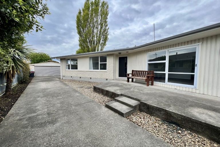 Photo of property in 16 Sarabande Avenue, Redwood, Christchurch, 8051