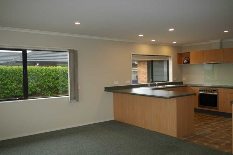 Photo of property in 28 Monarch Place, Paraparaumu Beach, Paraparaumu, 5032
