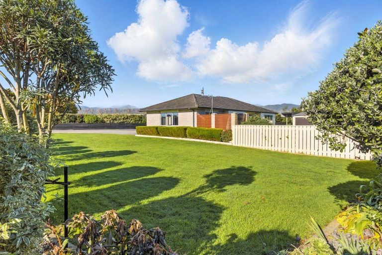 Photo of property in 51 Garth Road, Levin, 5571