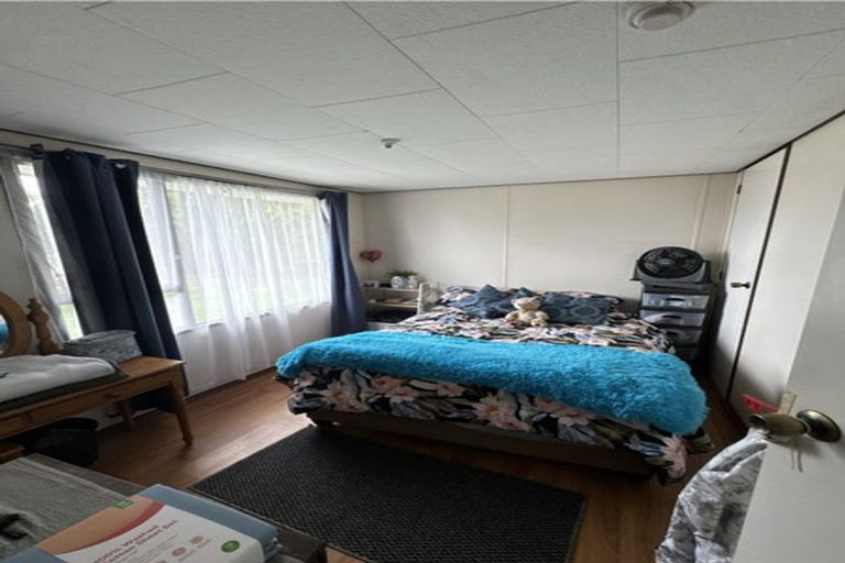 Photo of property in 2 Jumento Place, Unsworth Heights, Auckland, 0632