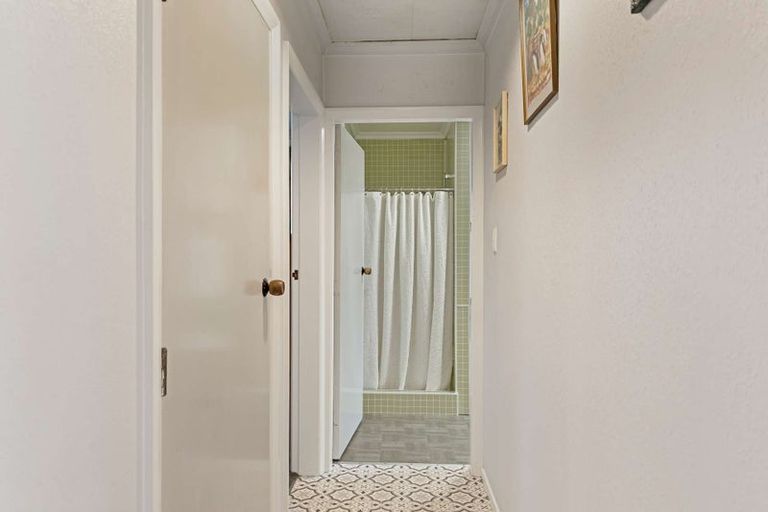 Photo of property in 87 Russell Street, Westport, 7825