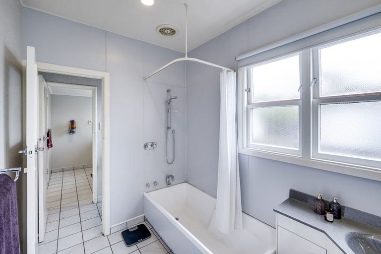 Photo of property in 1009 Caroline Road, Mayfair, Hastings, 4122